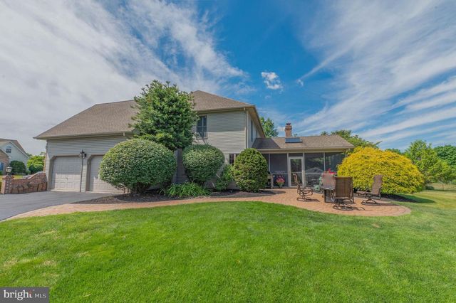3781 CHRIS DR, Emmaus, PA 18049