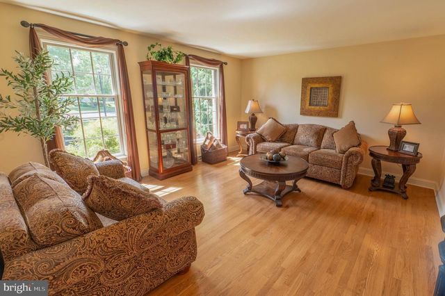 3781 CHRIS DR, Emmaus, PA 18049