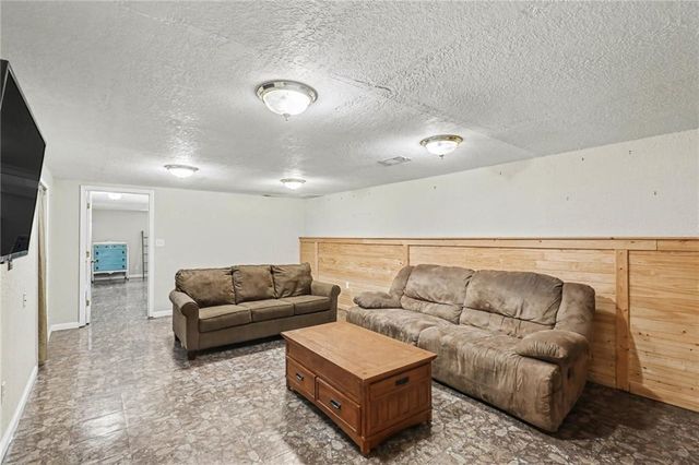 26408 E 227th Street, Harrisonville, MO 64701