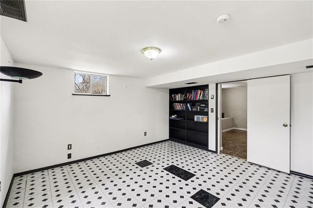 26408 E 227th Street, Harrisonville, MO 64701