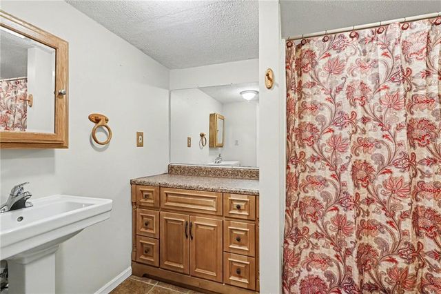 26408 E 227th Street, Harrisonville, MO 64701