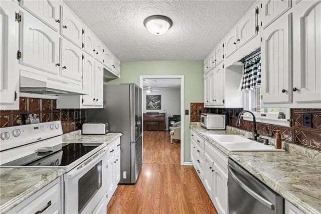 26408 E 227th Street, Harrisonville, MO 64701