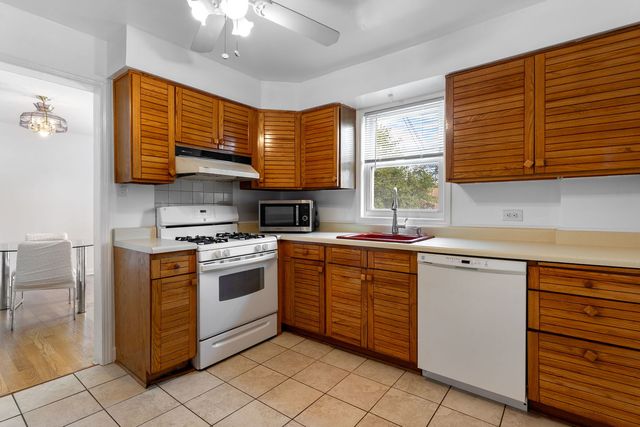 8721 S Merrill Avenue, Chicago, IL 60617
