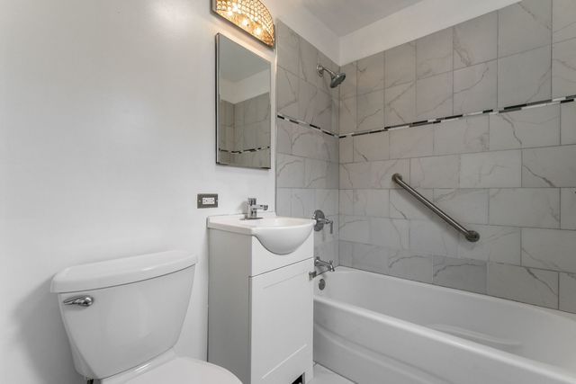 8721 S Merrill Avenue, Chicago, IL 60617