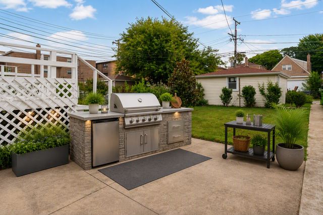 8721 S Merrill Avenue, Chicago, IL 60617