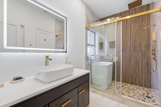 14917 Oaks North Drive, Addison, TX 75254