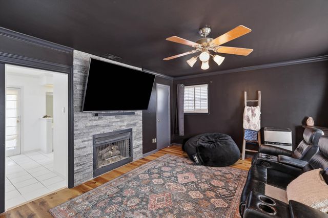 14917 Oaks North Drive, Addison, TX 75254