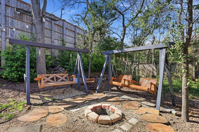 14917 Oaks North Drive, Addison, TX 75254