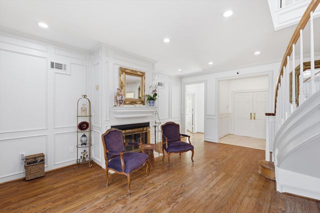 14917 Oaks North Drive, Addison, TX 75254