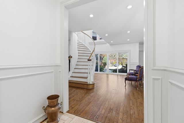 14917 Oaks North Drive, Addison, TX 75254