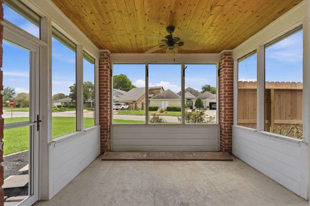 9253 Fathom Drive, Montgomery, TX 77356