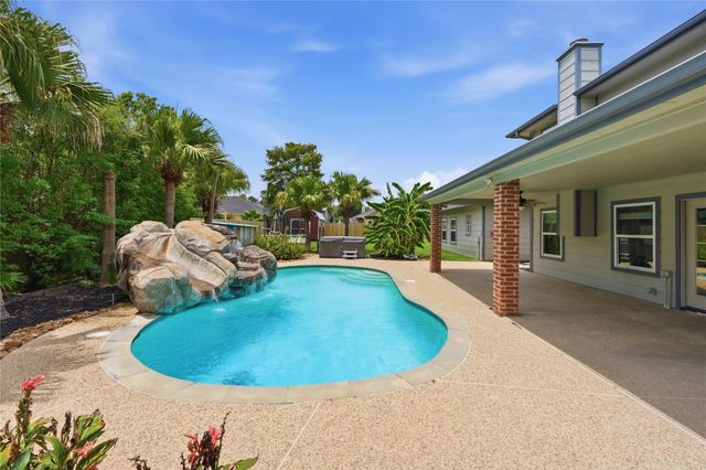 9253 Fathom Drive, Montgomery, TX 77356