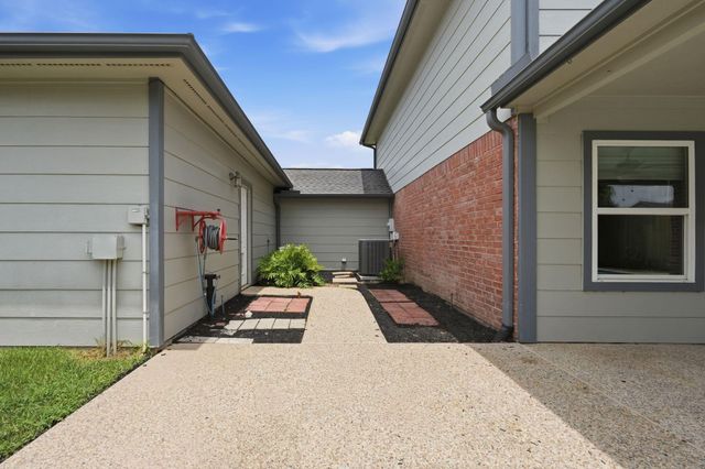 9253 Fathom Drive, Montgomery, TX 77356