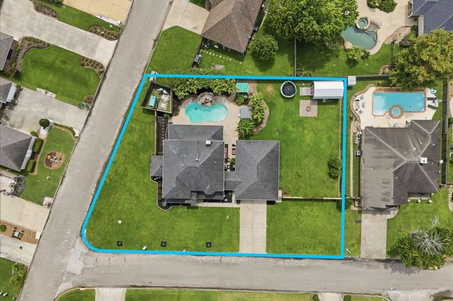 9253 Fathom Drive, Montgomery, TX 77356