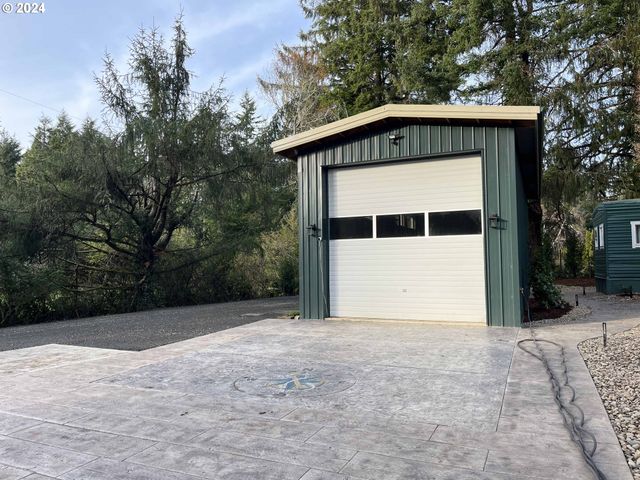 85313 GLENADA Rd, Florence, OR 97439