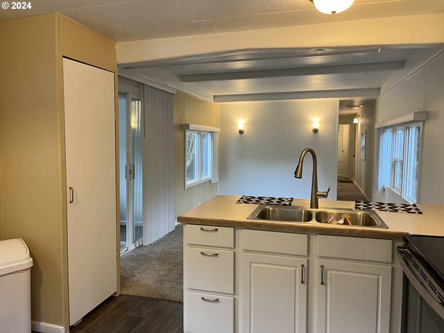 85313 GLENADA Rd, Florence, OR 97439