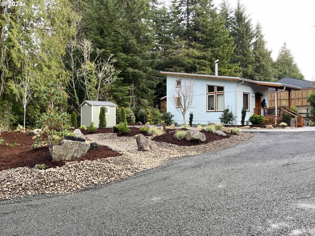 85313 GLENADA Rd, Florence, OR 97439