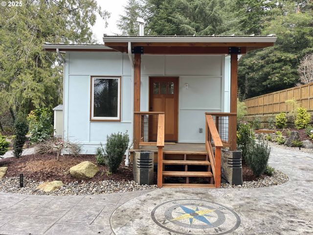 85313 GLENADA Rd, Florence, OR 97439