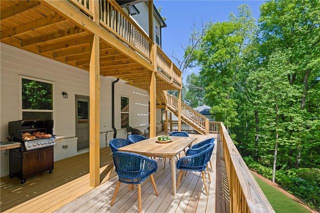 6181 Shoreland Circle, Buford, GA 30518