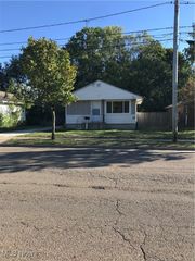 1088 Battles Avenue, Akron, OH 44314