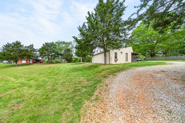 7400 Franks Ferry Rd, Walling, TN 38587