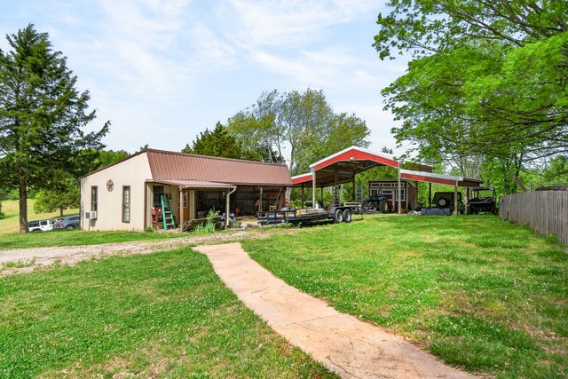 7400 Franks Ferry Rd, Walling, TN 38587