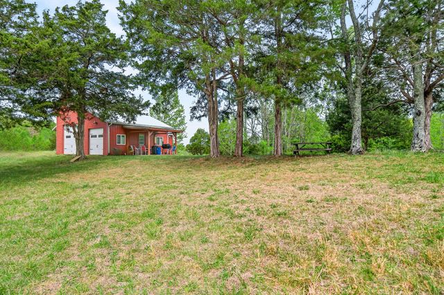 7400 Franks Ferry Rd, Walling, TN 38587