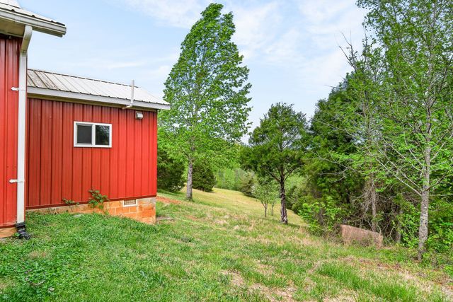 7400 Franks Ferry Rd, Walling, TN 38587