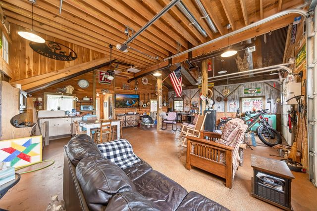7400 Franks Ferry Rd, Walling, TN 38587