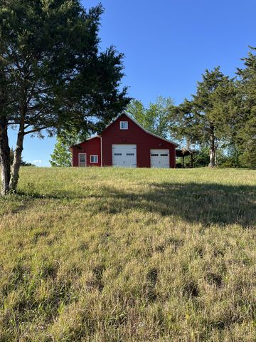 7400 Franks Ferry Rd, Walling, TN 38587