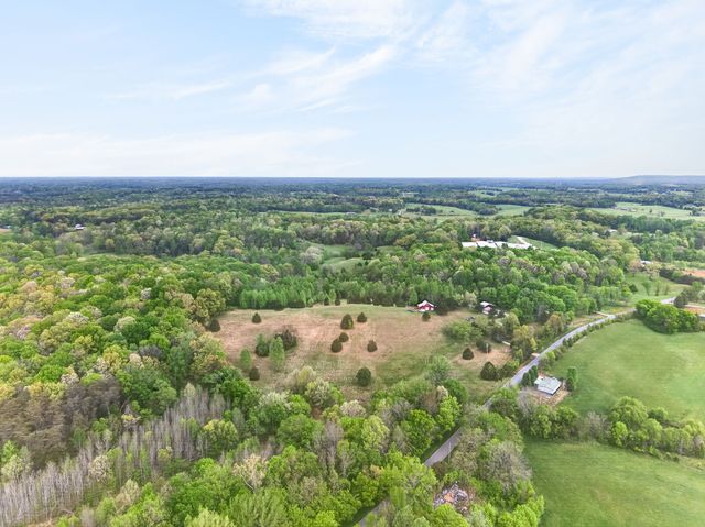7400 Franks Ferry Rd, Walling, TN 38587