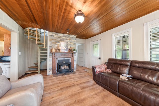 7400 Franks Ferry Rd, Walling, TN 38587