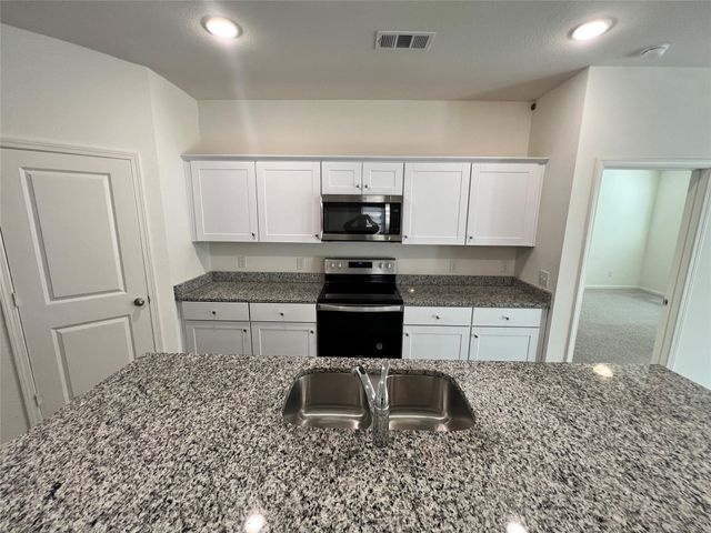 672 Crestridge Drive, Lavon, TX 75166