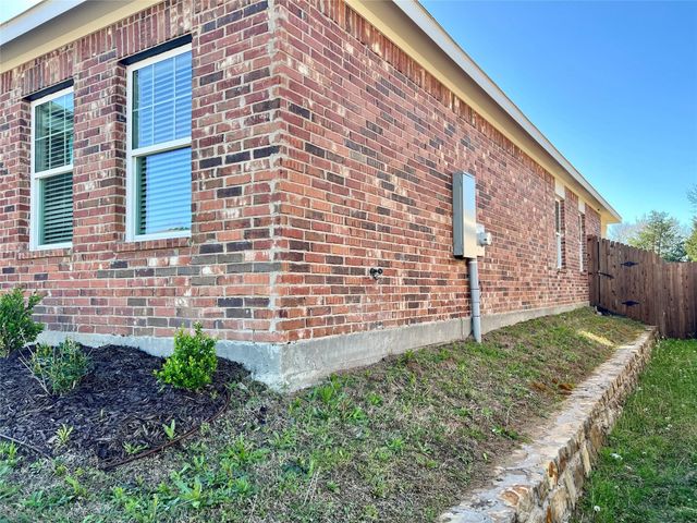 672 Crestridge Drive, Lavon, TX 75166