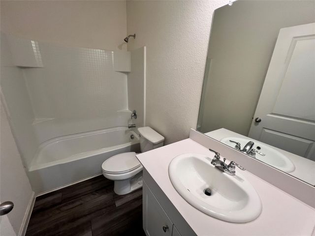 672 Crestridge Drive, Lavon, TX 75166