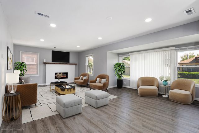 353 W 15th Place, Chicago Heights, IL 60411