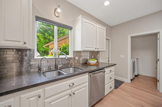 11604 Sherwood Way, Auburn, CA 95602