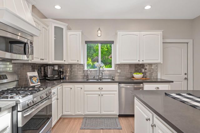 11604 Sherwood Way, Auburn, CA 95602