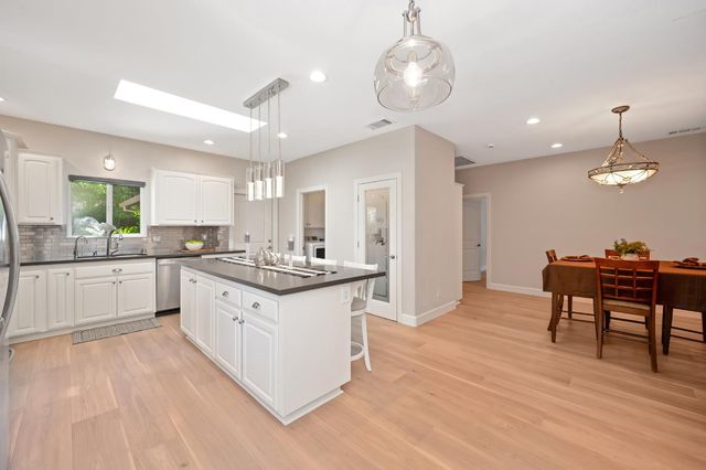 11604 Sherwood Way, Auburn, CA 95602