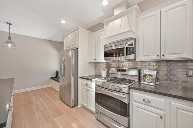 11604 Sherwood Way, Auburn, CA 95602