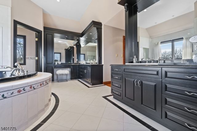 2185 Amwell Rd, Franklin Twp., NJ 08873