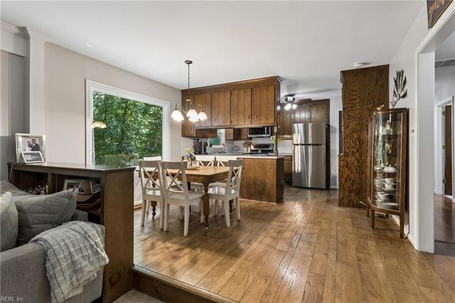 7483 Gloucester Village DR, Gloucester, VA 23061