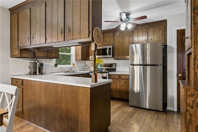 7483 Gloucester Village DR, Gloucester, VA 23061