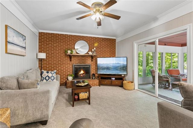 7483 Gloucester Village DR, Gloucester, VA 23061