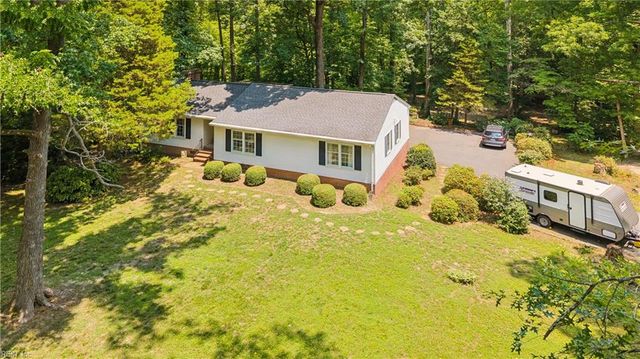 7483 Gloucester Village DR, Gloucester, VA 23061