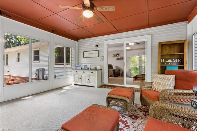 7483 Gloucester Village DR, Gloucester, VA 23061