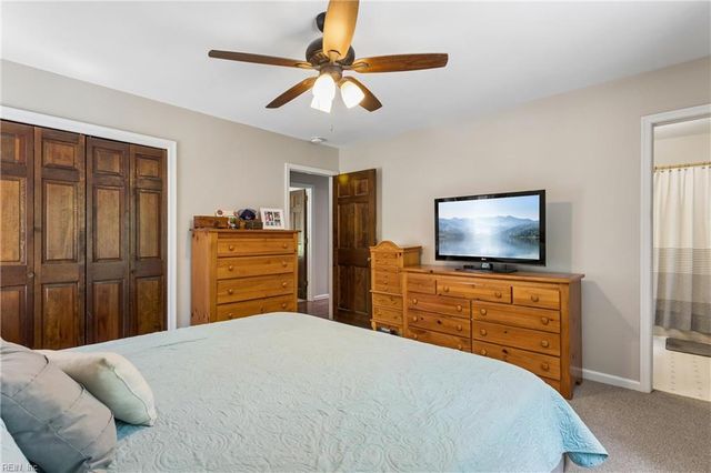 7483 Gloucester Village DR, Gloucester, VA 23061