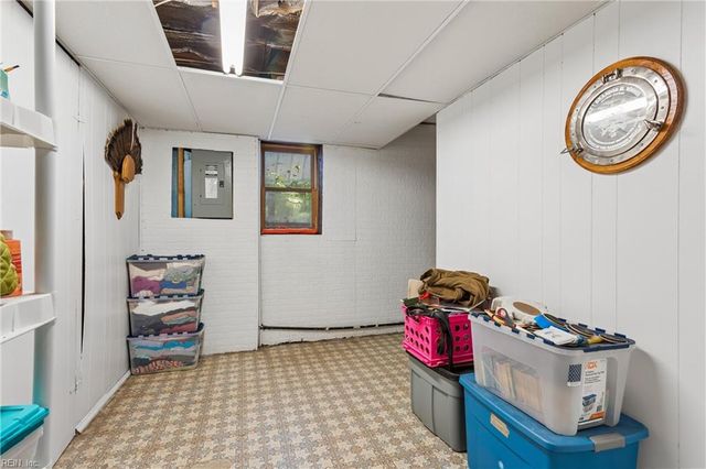 7483 Gloucester Village DR, Gloucester, VA 23061