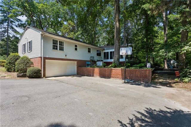 7483 Gloucester Village DR, Gloucester, VA 23061
