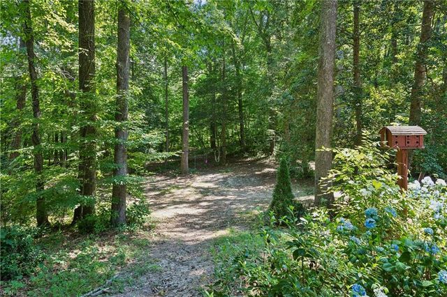 7483 Gloucester Village DR, Gloucester, VA 23061